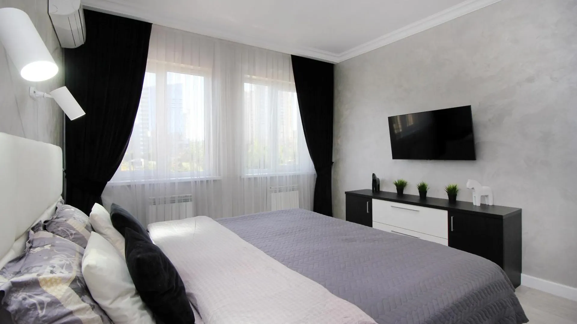 Апартаменты В Современном Районе Выбор Путешественника Almaty Apartment