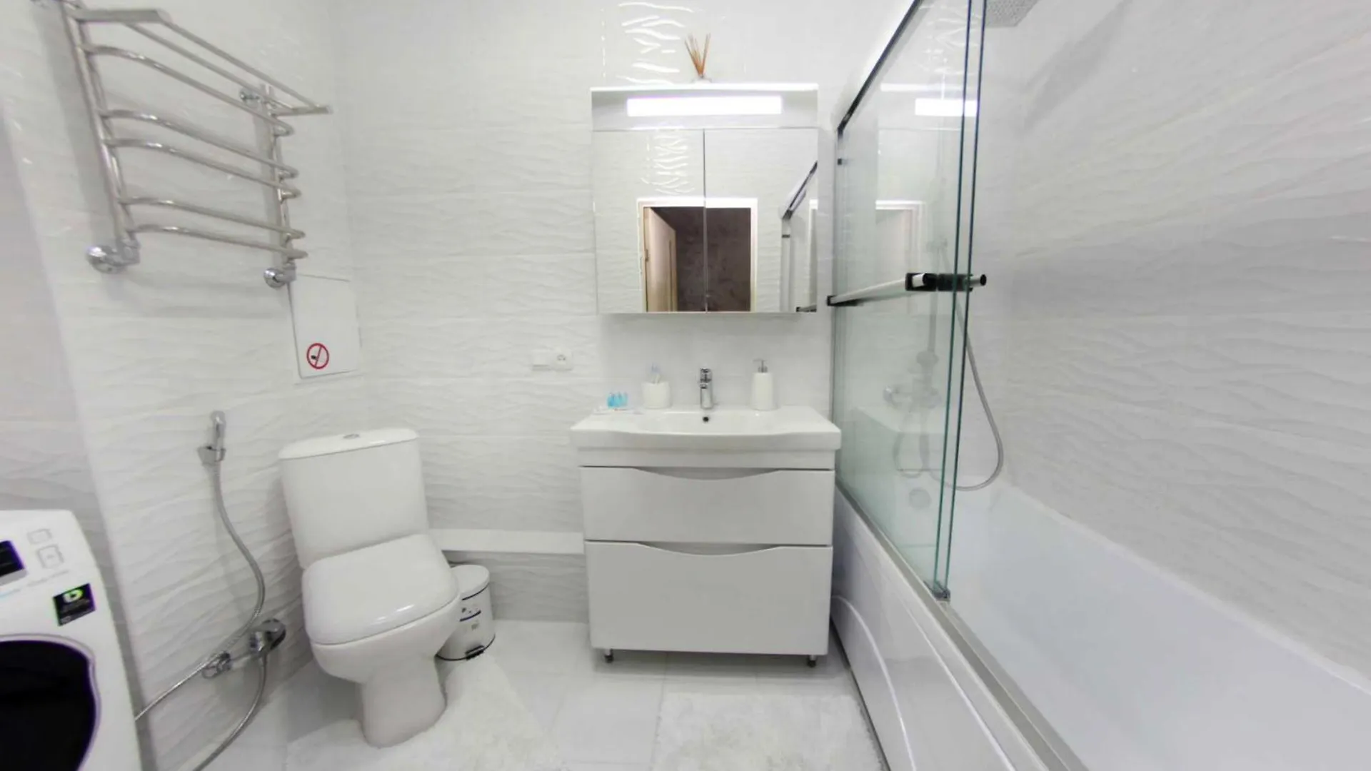 Апартаменты В Современном Районе Выбор Путешественника Almaty Apartment