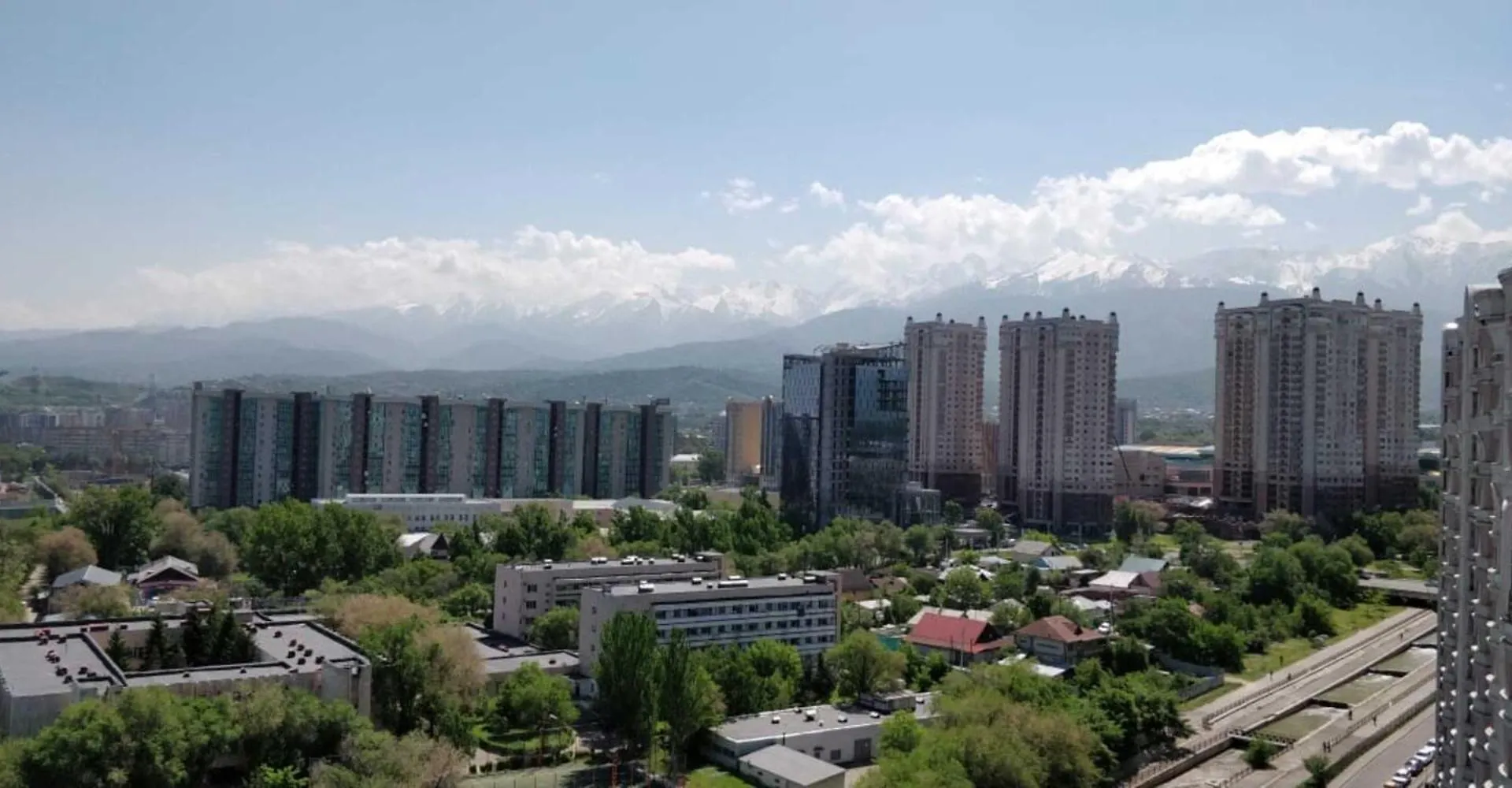 Апартаменты В Современном Районе Выбор Путешественника Almaty 0*,
