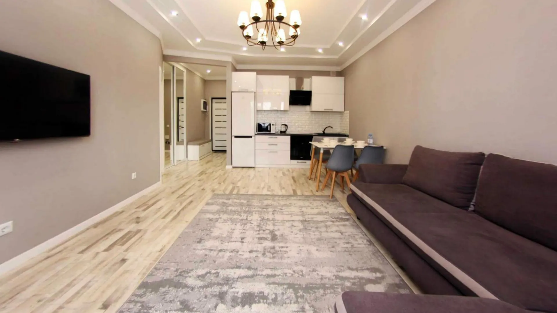 Апартаменты В Современном Районе Выбор Путешественника Almaty Apartment