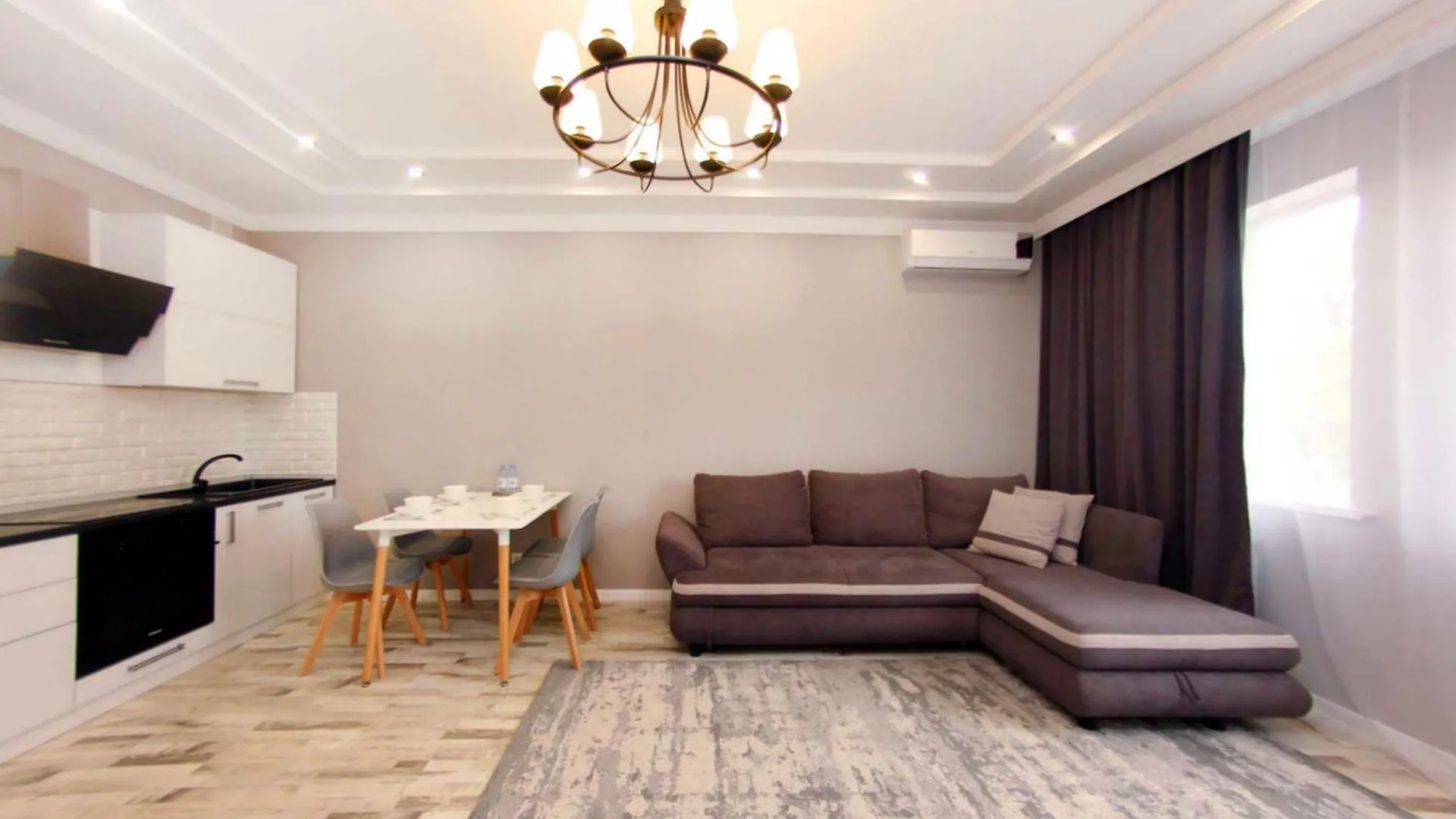 Апартаменты В Современном Районе Выбор Путешественника Almaty Apartment