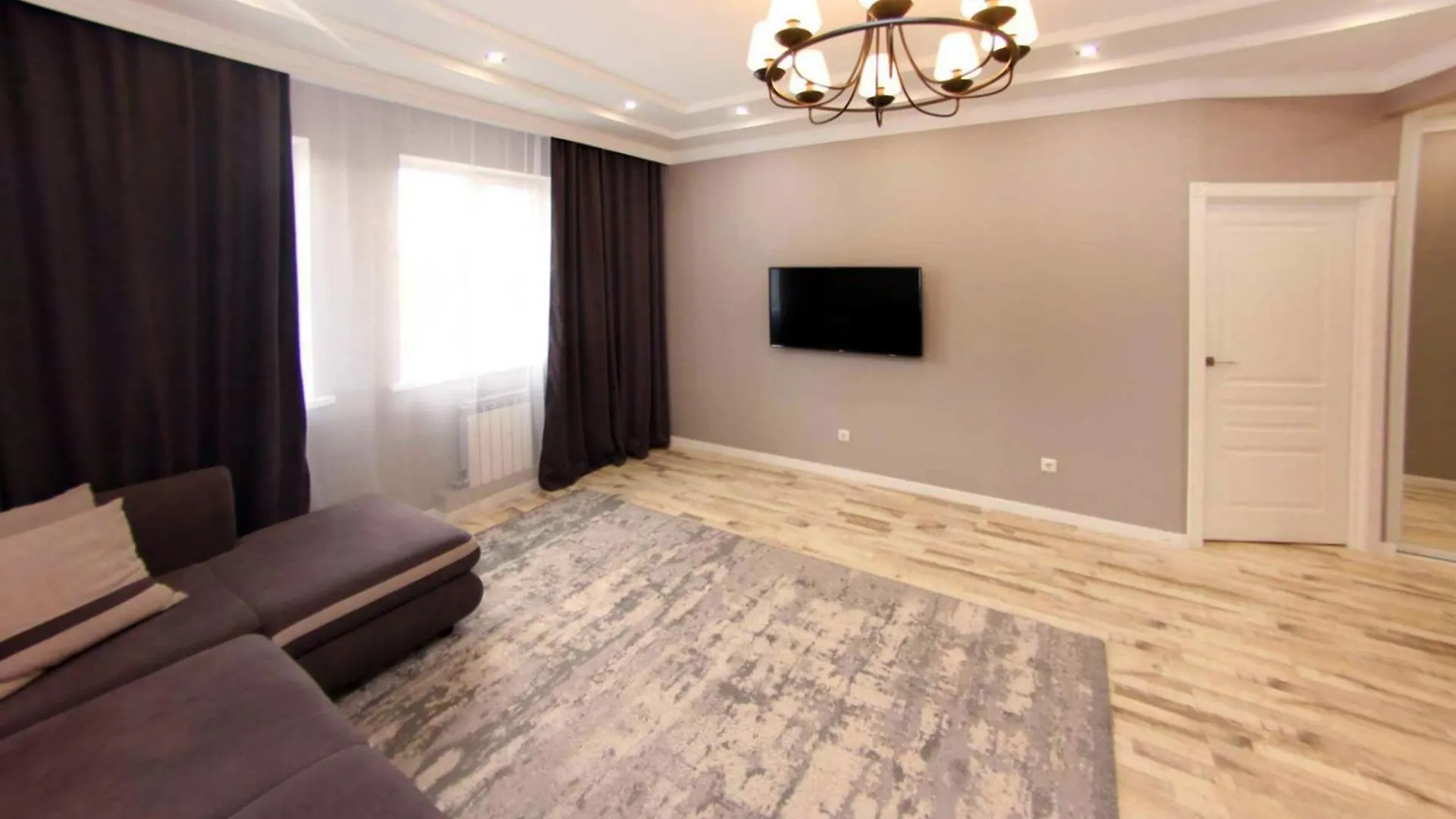 Апартаменты В Современном Районе Выбор Путешественника Almaty Apartment